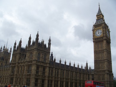 UK-Big_ben_i_house_of_commons_londres_2008.JPG-Wikimedia-Commons-Carlesmari